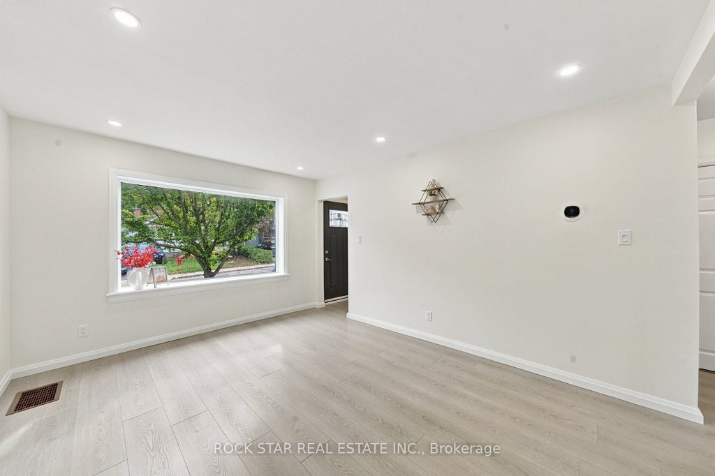 Photo of 294 east 28th Street, Hamilton, ON L8V 3J3 (MLS # X14104054)