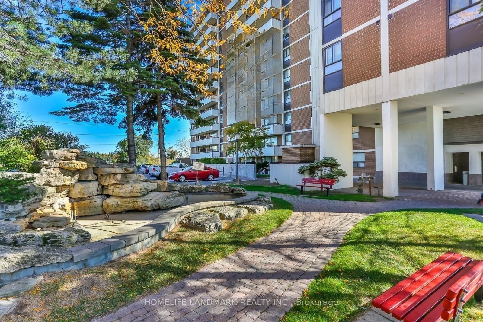 541 Blackthorn Avenue 107