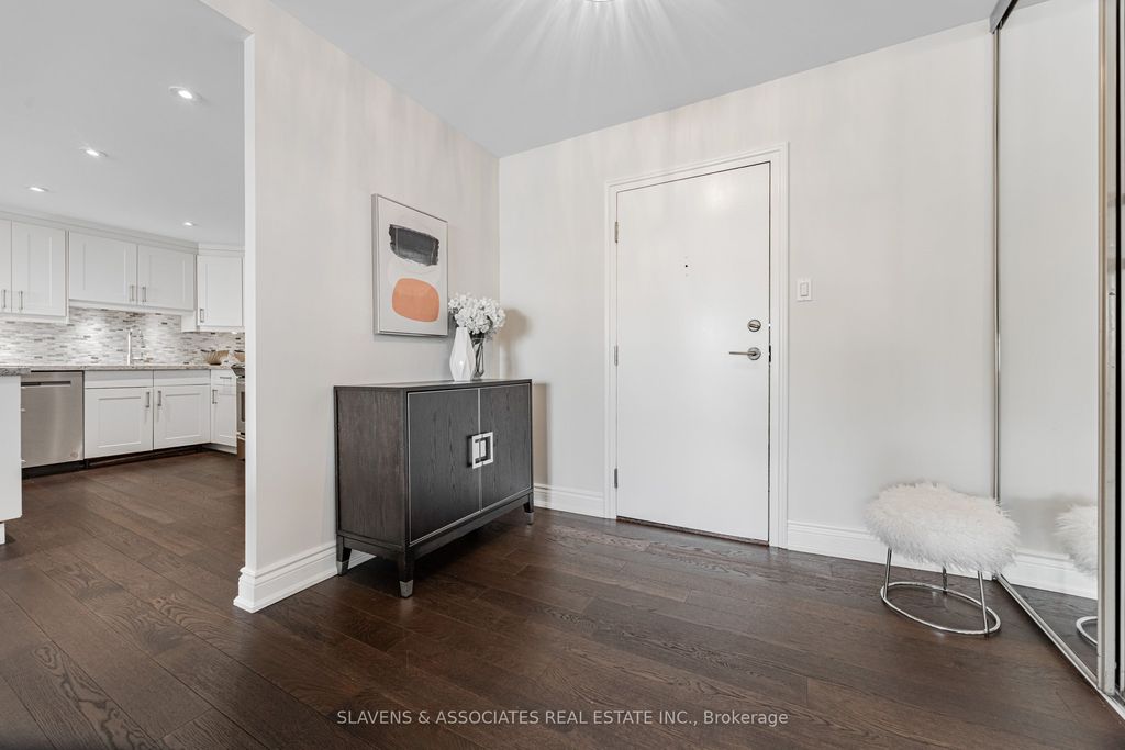 Photo of 18 Lower Village Gate #108, Toronto, ON M5P 3M1 (MLS # C12561548)