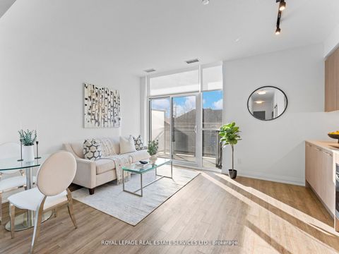 286 Main Street 215 Toronto ON M4C 4X5