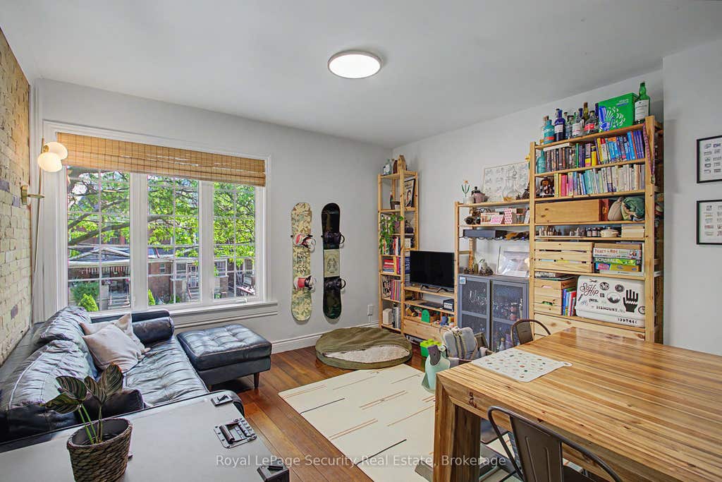 Photo of 410 Manning Avenue, Toronto, ON M6G 2V7 (MLS # C13441718)