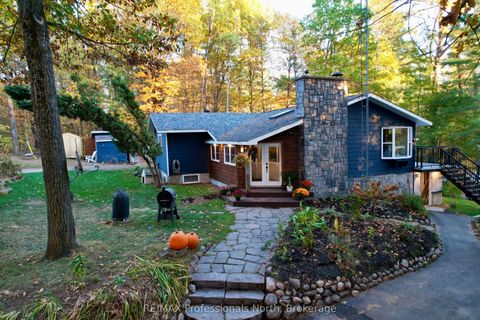 Photo of 31 Falls View Road, Huntsville, ON P0B 1L0 (MLS # X12470334)