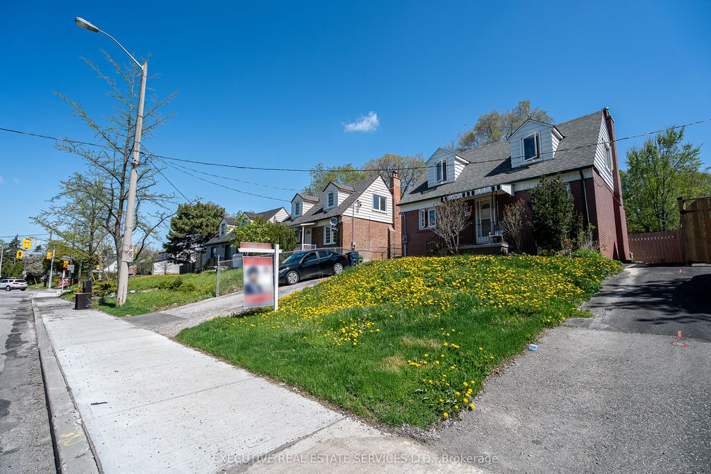 Photo of 49 Trethewey Drive, Toronto, ON M6M 4B1 (MLS # W12694004)