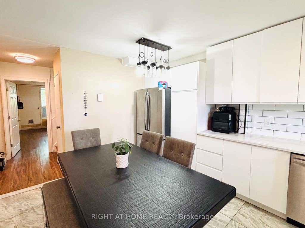 Photo of 95 Leeward Glenway #315, Toronto, ON M3C 2Z6 (MLS # C13486554)