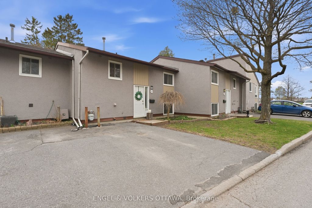 Photo of 374 Woodfield Drive #16, Tanglewood - Grenfell Glen - Pineglen, ON K2G 3W9 (MLS # X13080120)