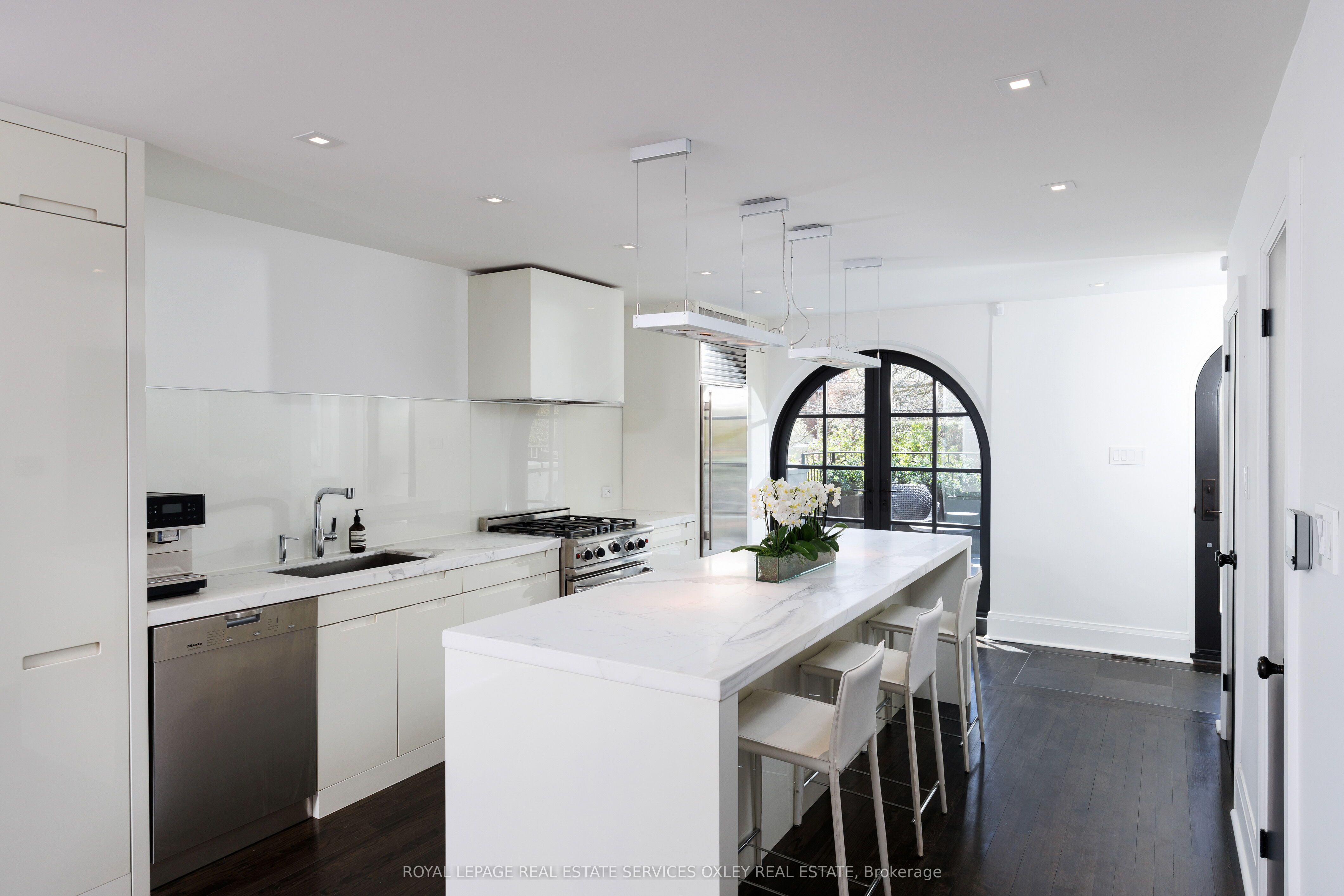 42 Rowanwood Avenue