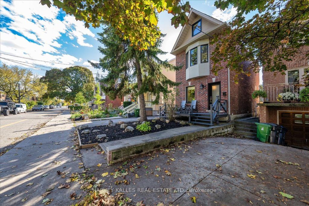 Photo of 338 Bartlett Avenue N, Toronto, ON M6H 3G7 (MLS # W12479156)