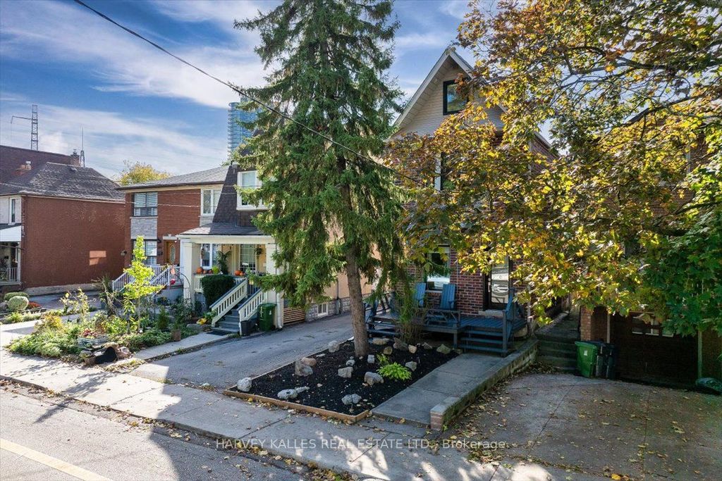 Photo of 338 Bartlett Avenue N, Toronto, ON M6H 3G7 (MLS # W12479156)