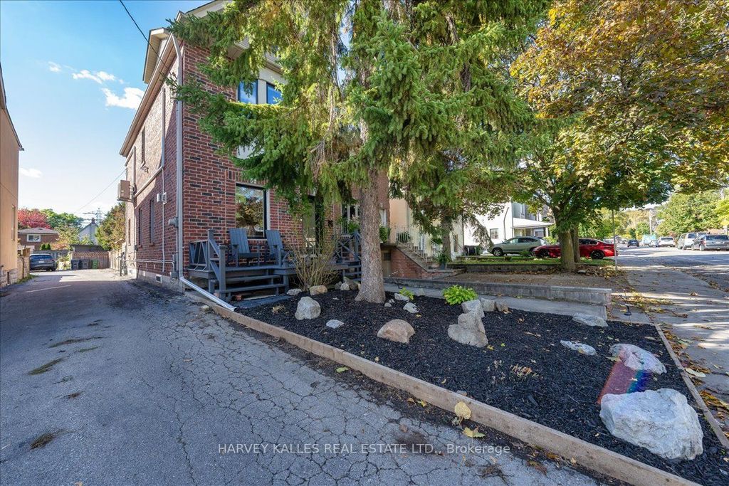 Photo of 338 Bartlett Avenue N, Toronto, ON M6H 3G7 (MLS # W12479156)