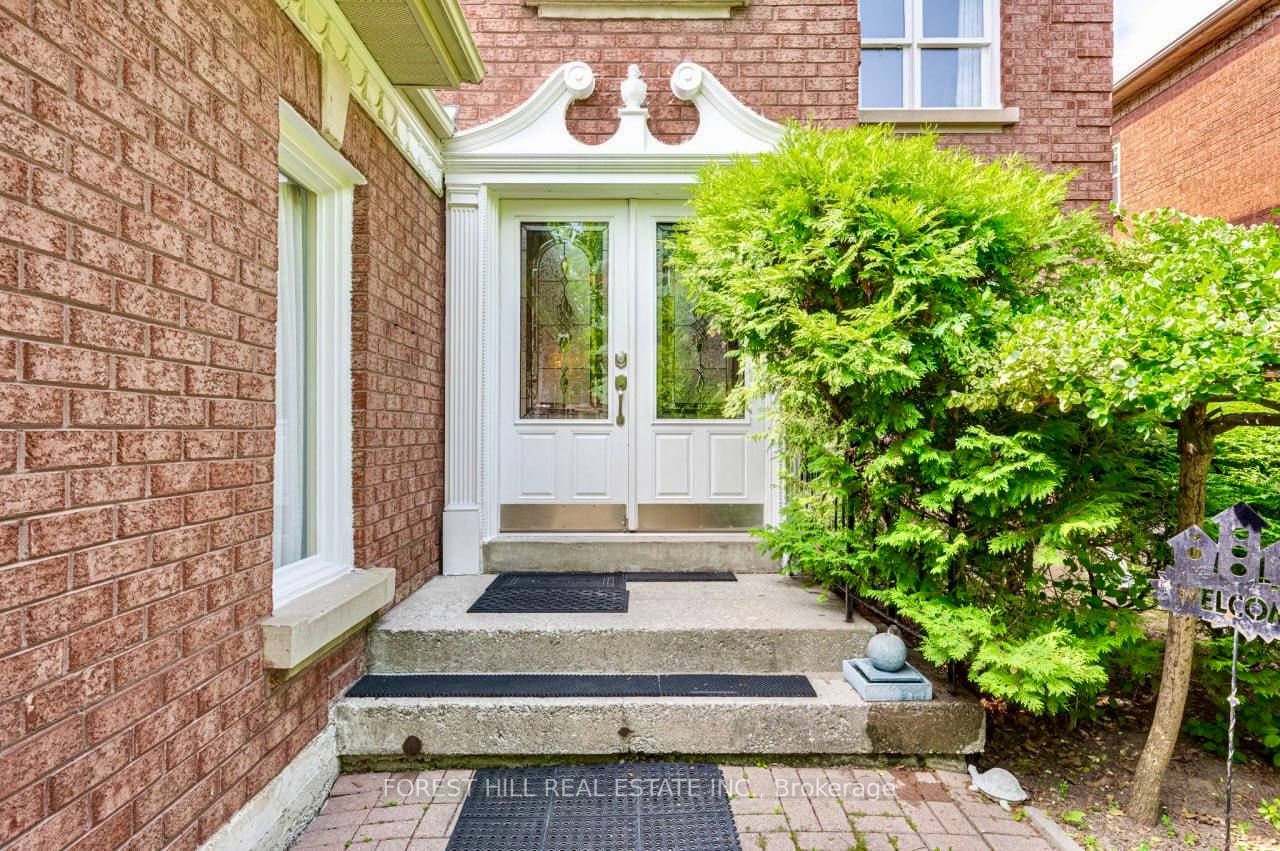 61 Willett Crescent