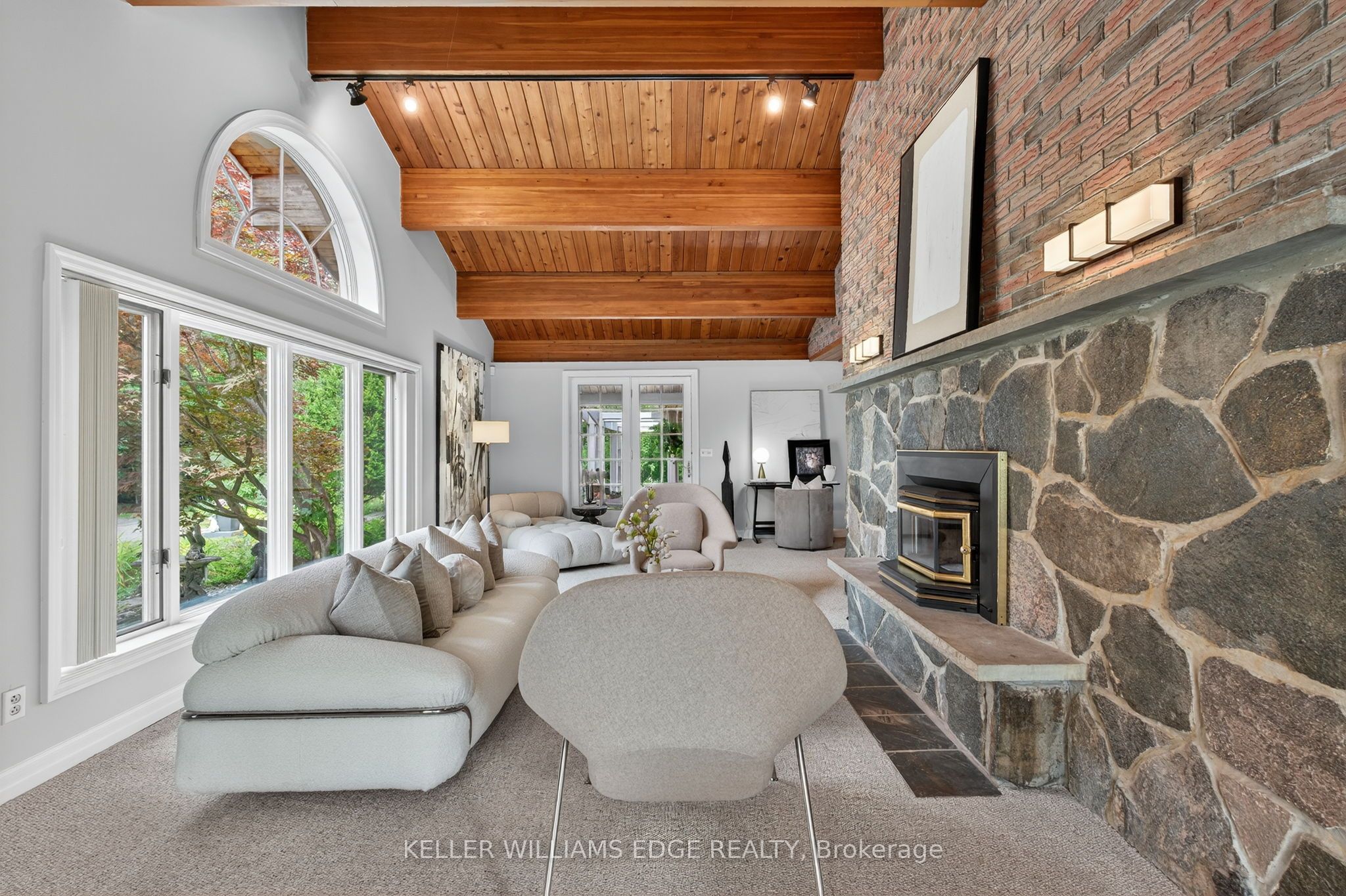 2360 8 Side Road