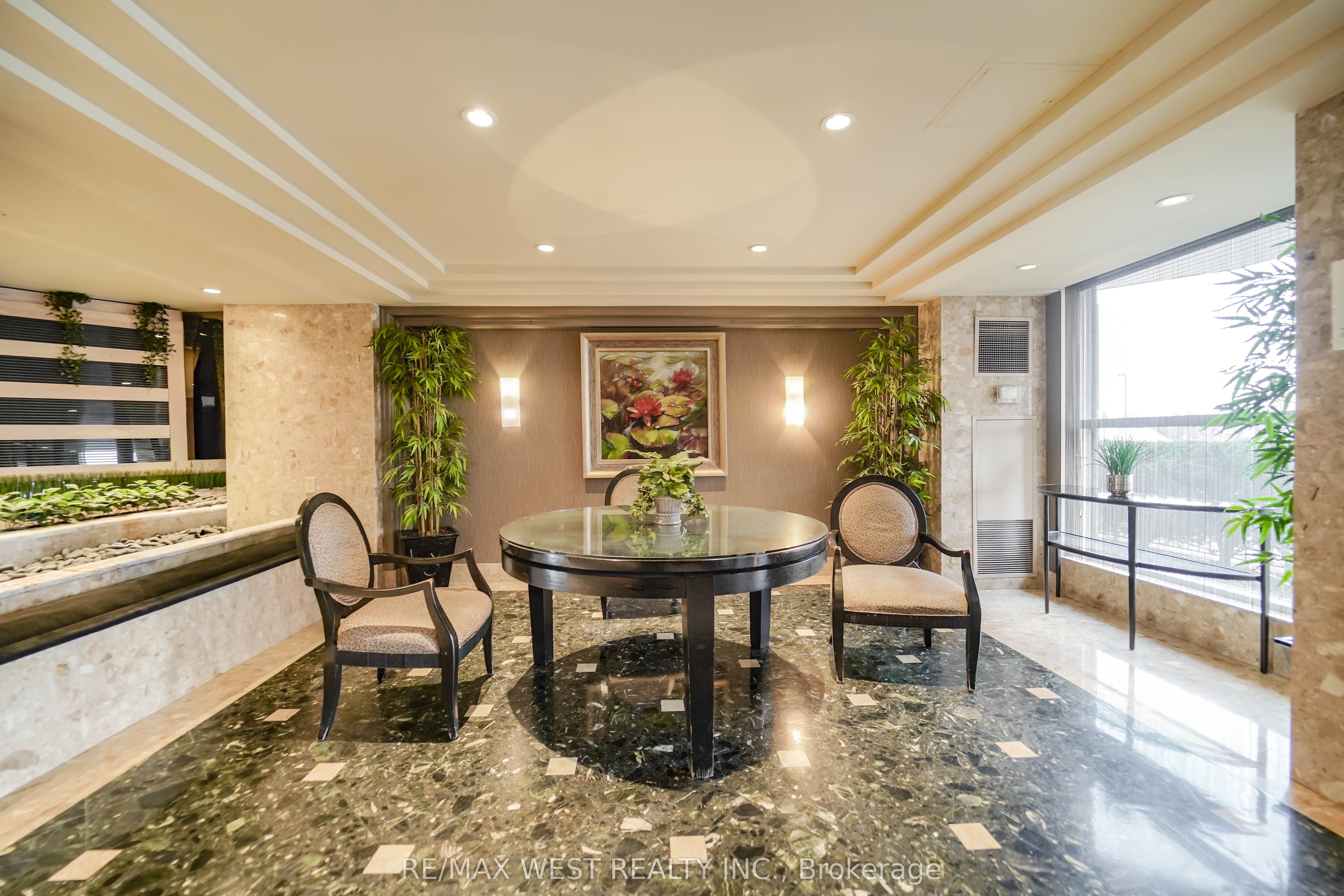 6 Humberline Drive 313