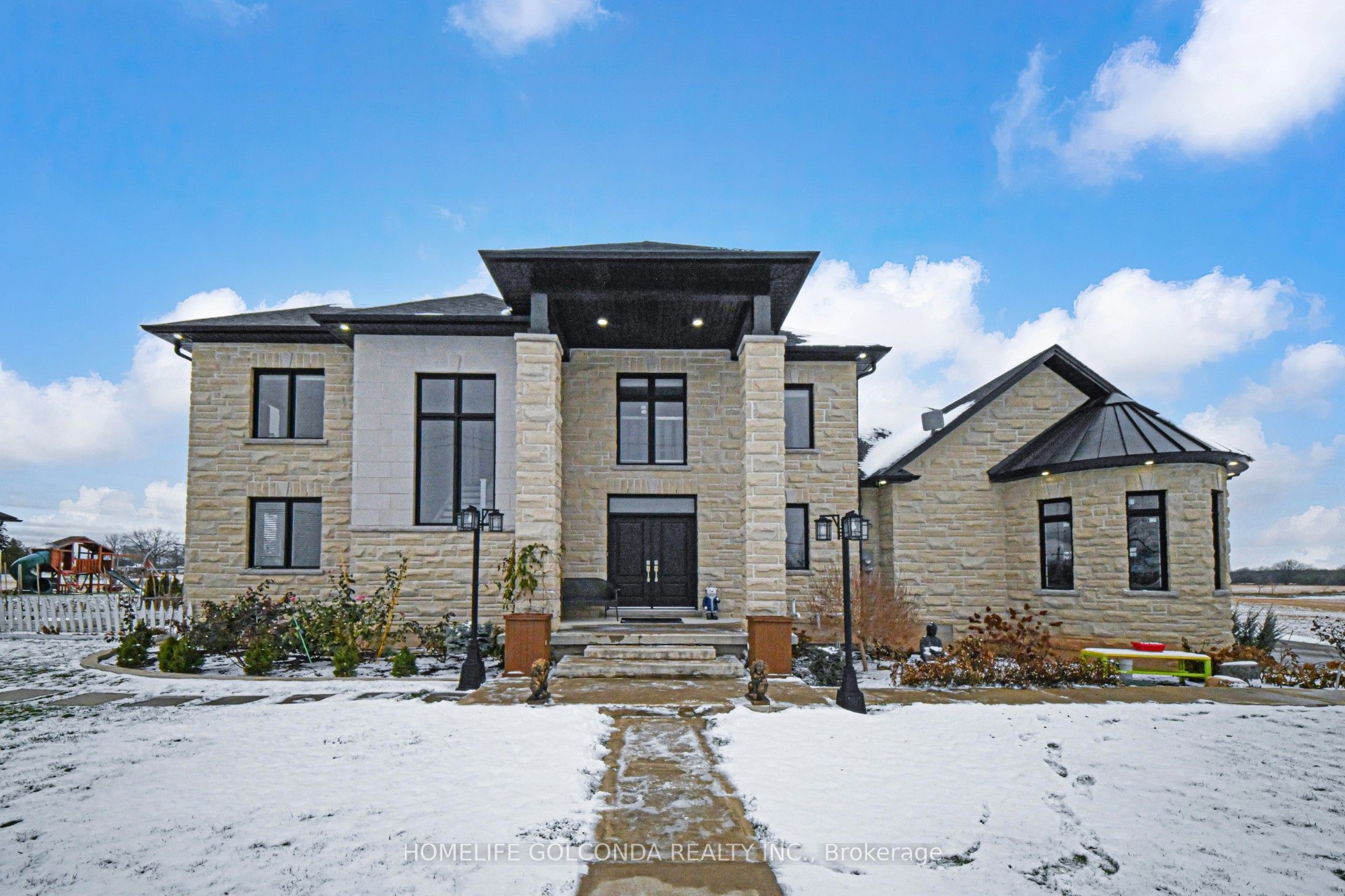 Photo 1 of 48 — 2687 Haldimand 55 Road, Haldimand, ON N0A 1H0