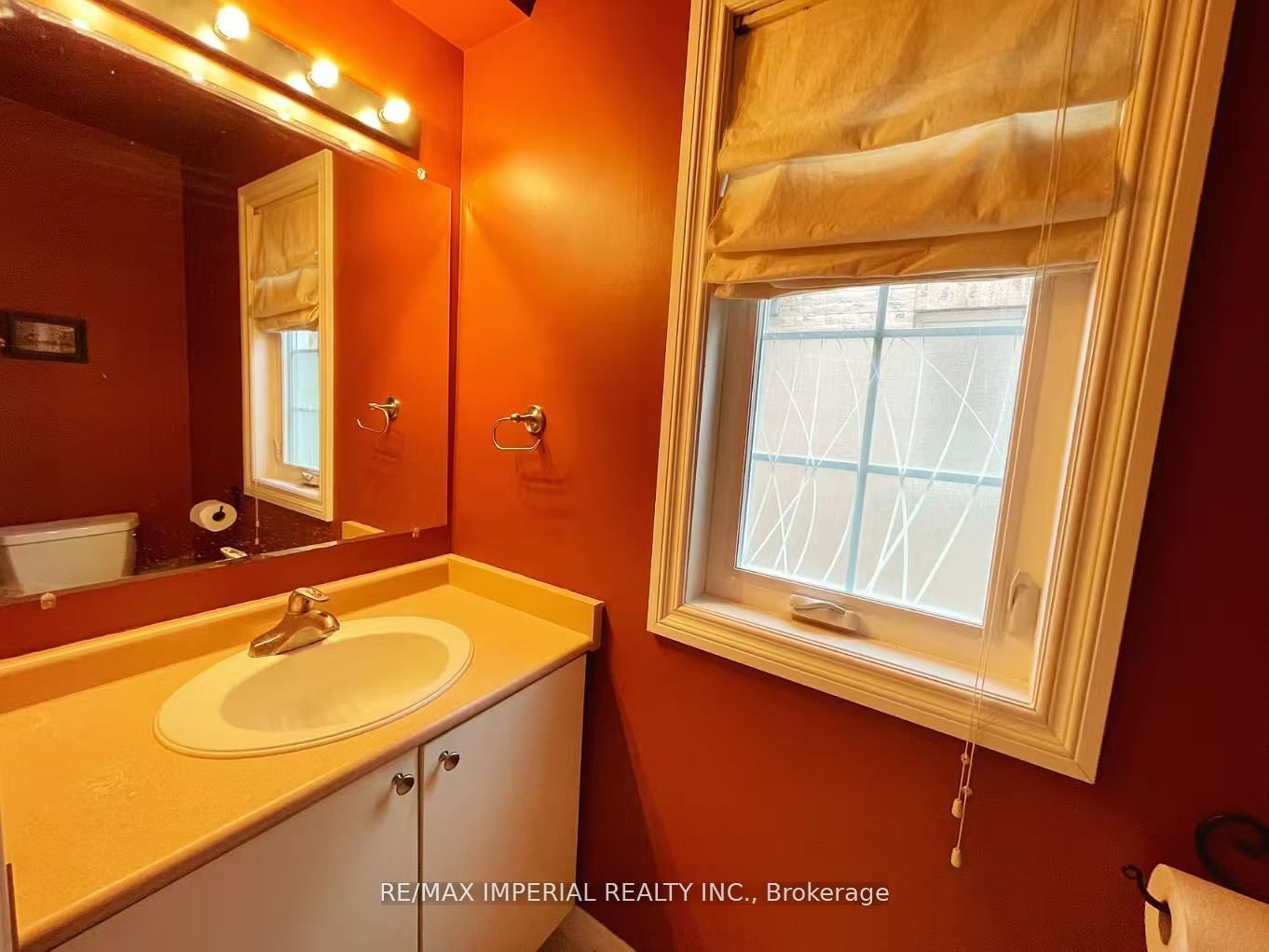 2955 Thomas Street 53, Upper Room 2