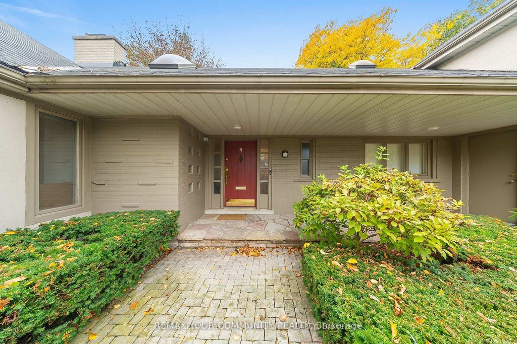 Photo of 154 Old Yonge Street, Toronto, ON M2P 1P9 (MLS # C12793750)