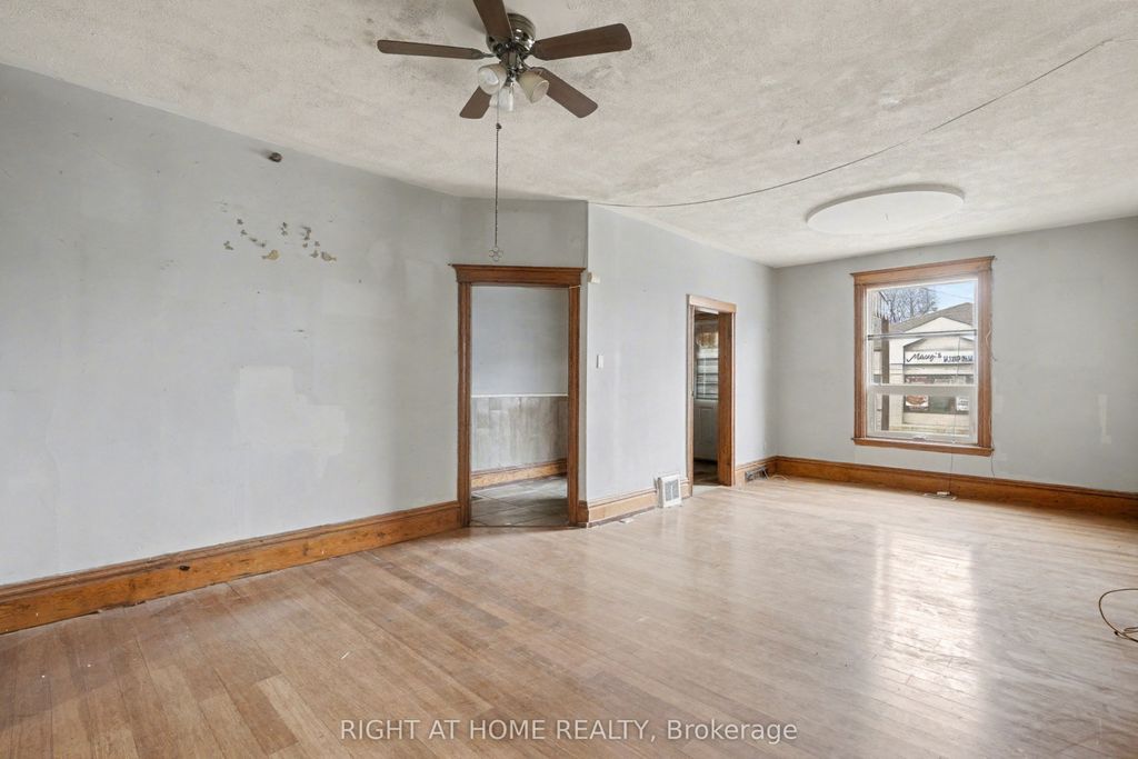 Photo of 522 Cannon Street E, Hamilton, ON L8L 2E8 (MLS # X12581818)