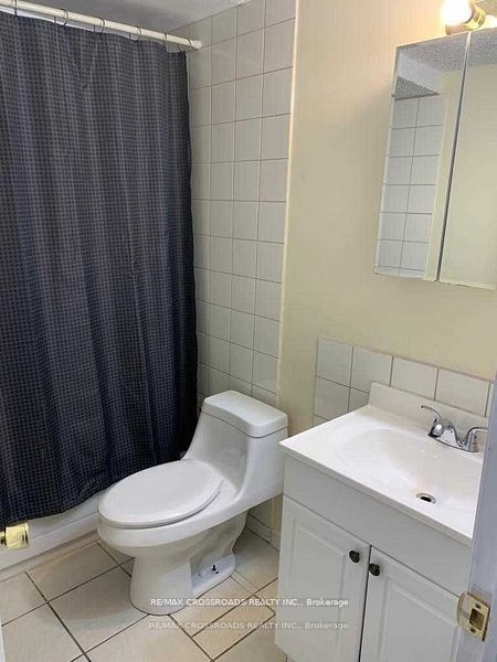 1 Royal Gala Crescent Bsmt
