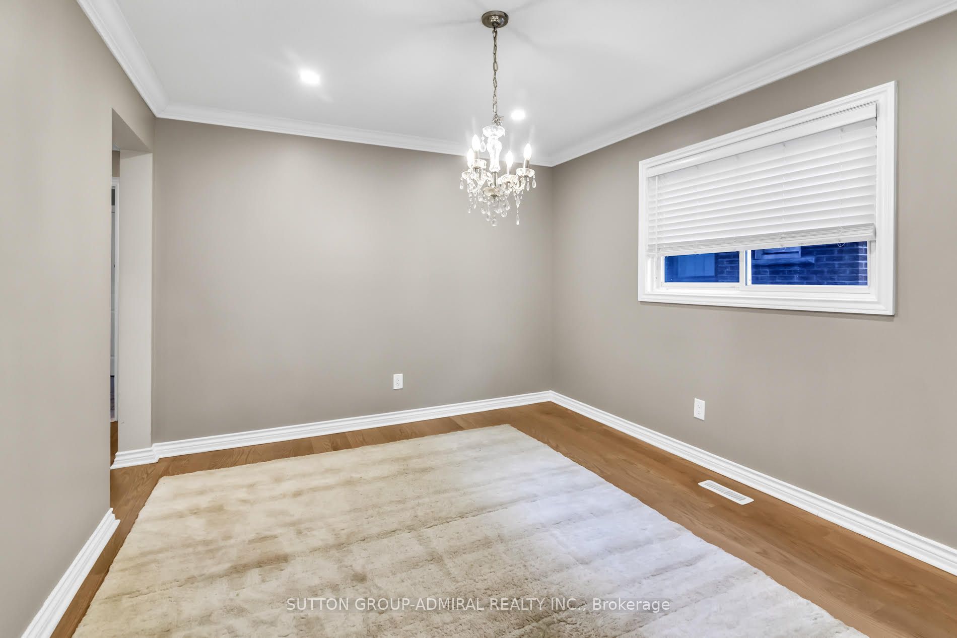119 Mccabe Crescent Main & 2nd