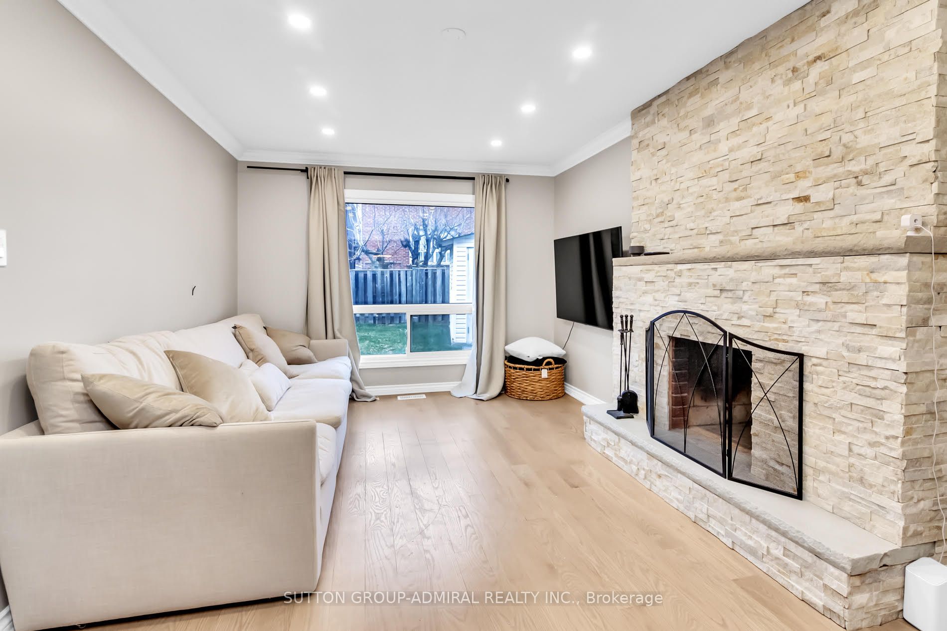 119 Mccabe Crescent Main & 2nd