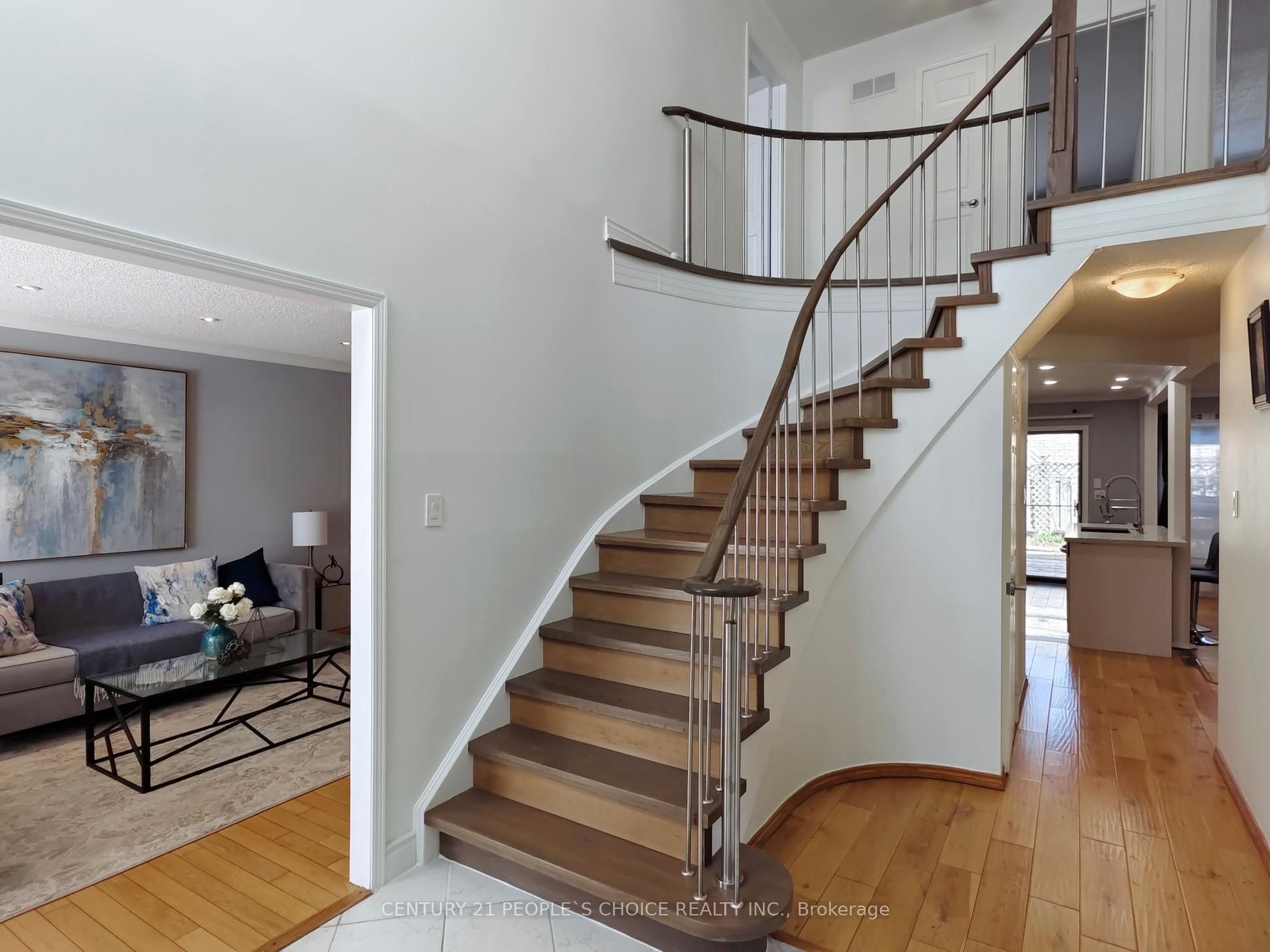 5992 Ladyburn Crescent