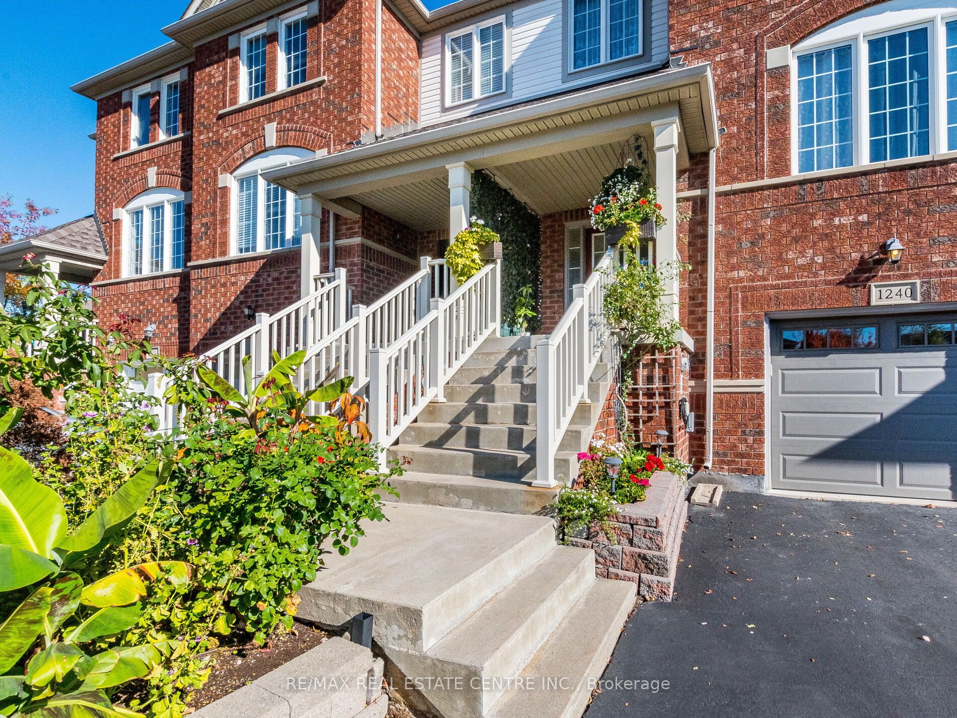 1240 Chapman Crescent