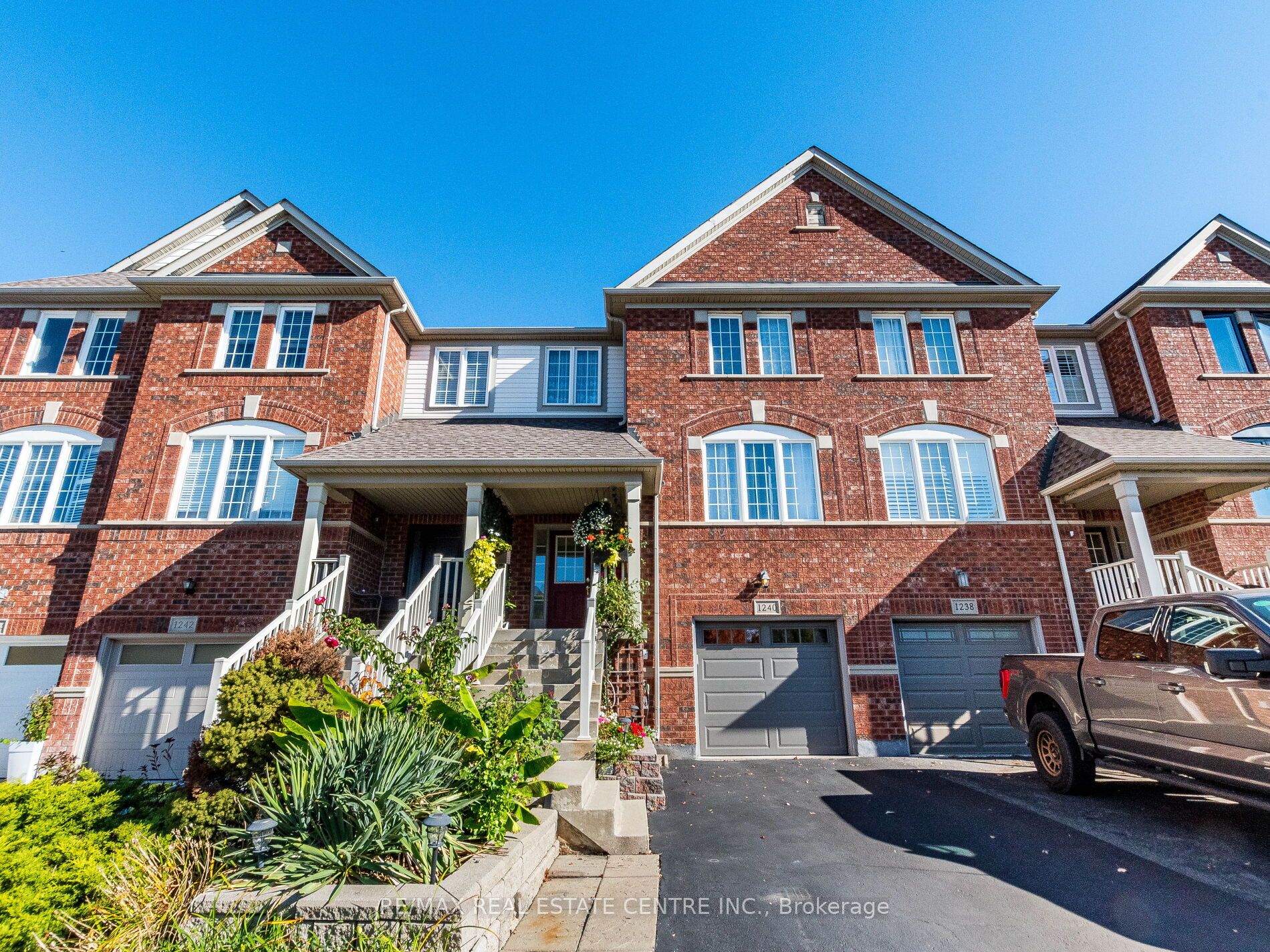 1240 Chapman Crescent