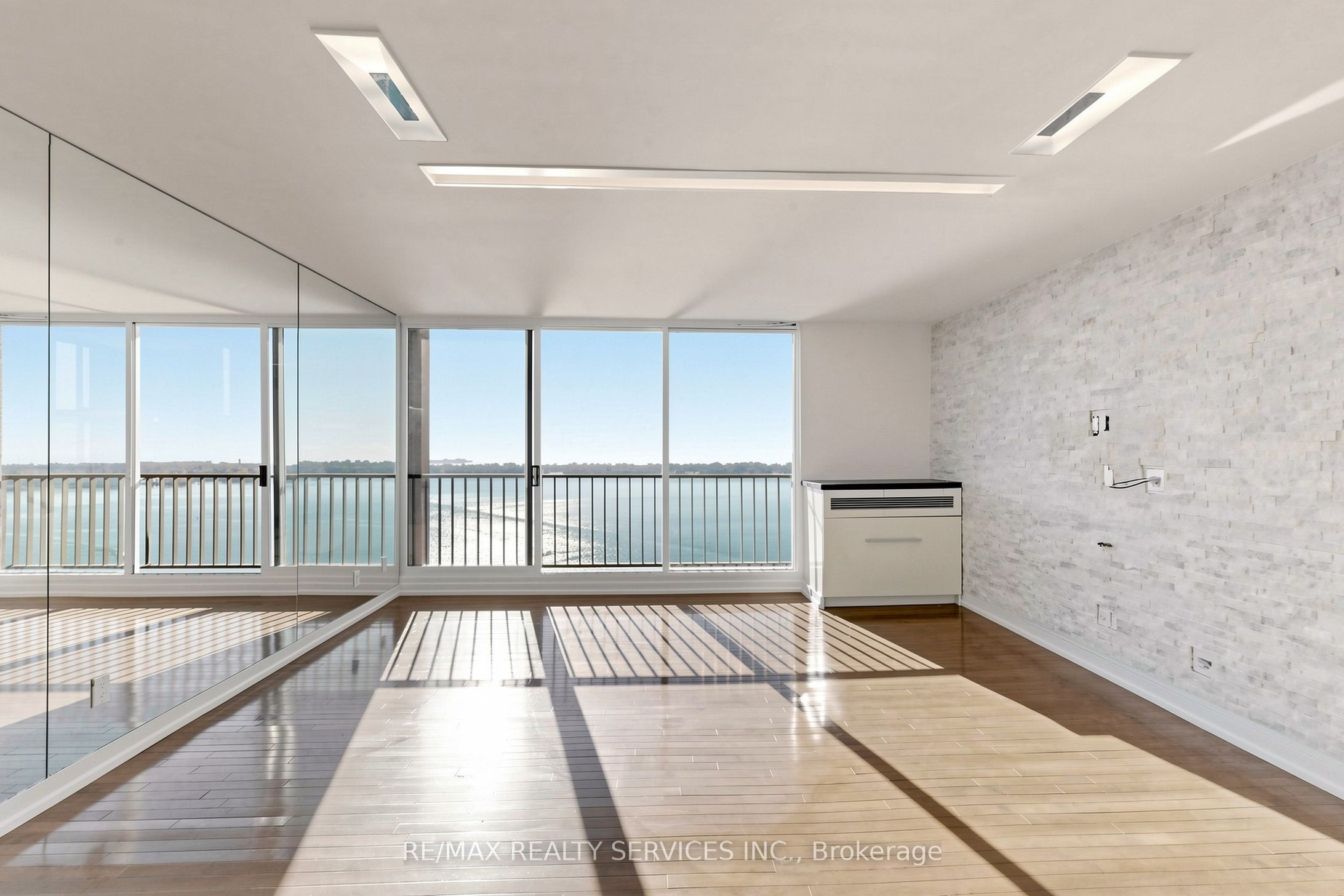 33 Harbour Square 2803