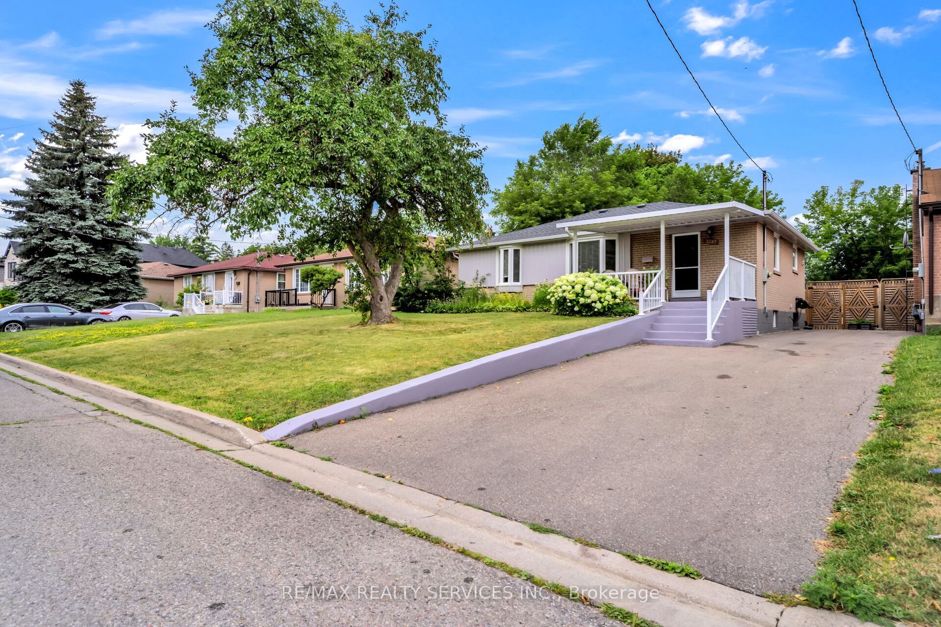 3287 Michaud Avenue