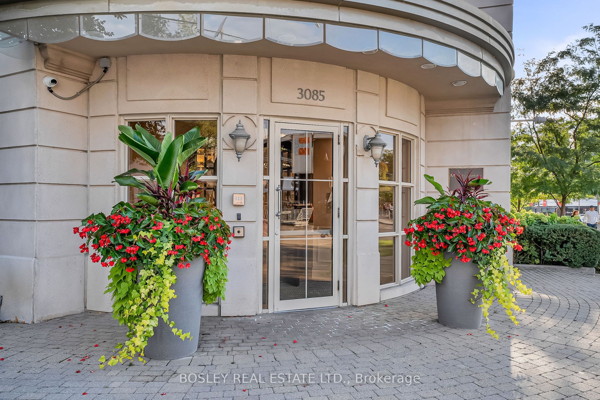 3085 Bloor Street W 415