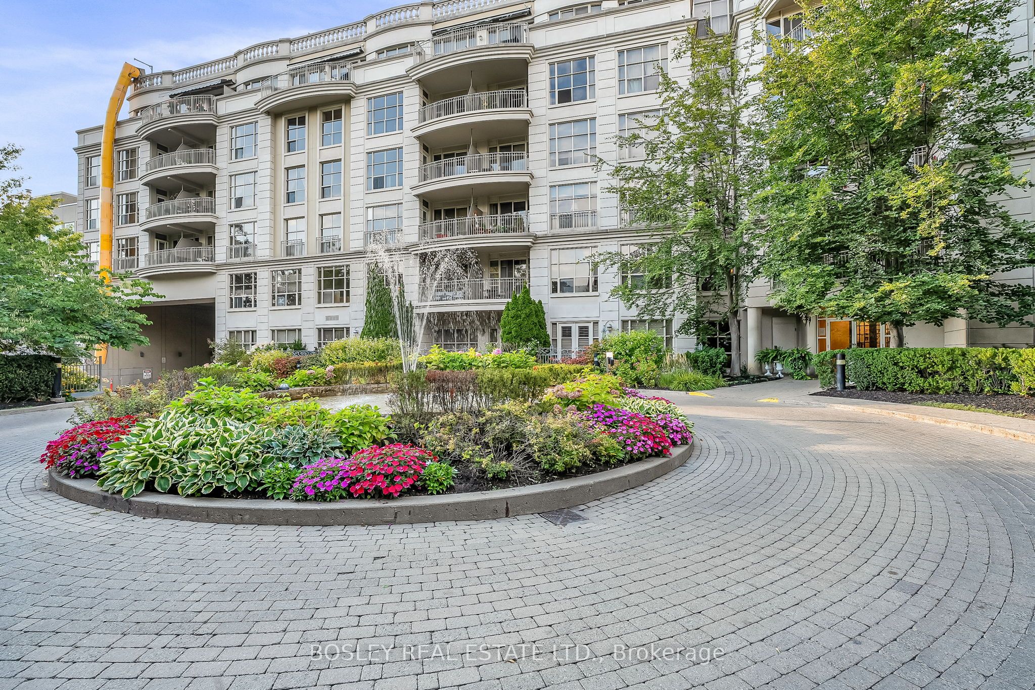 3085 Bloor Street W 415