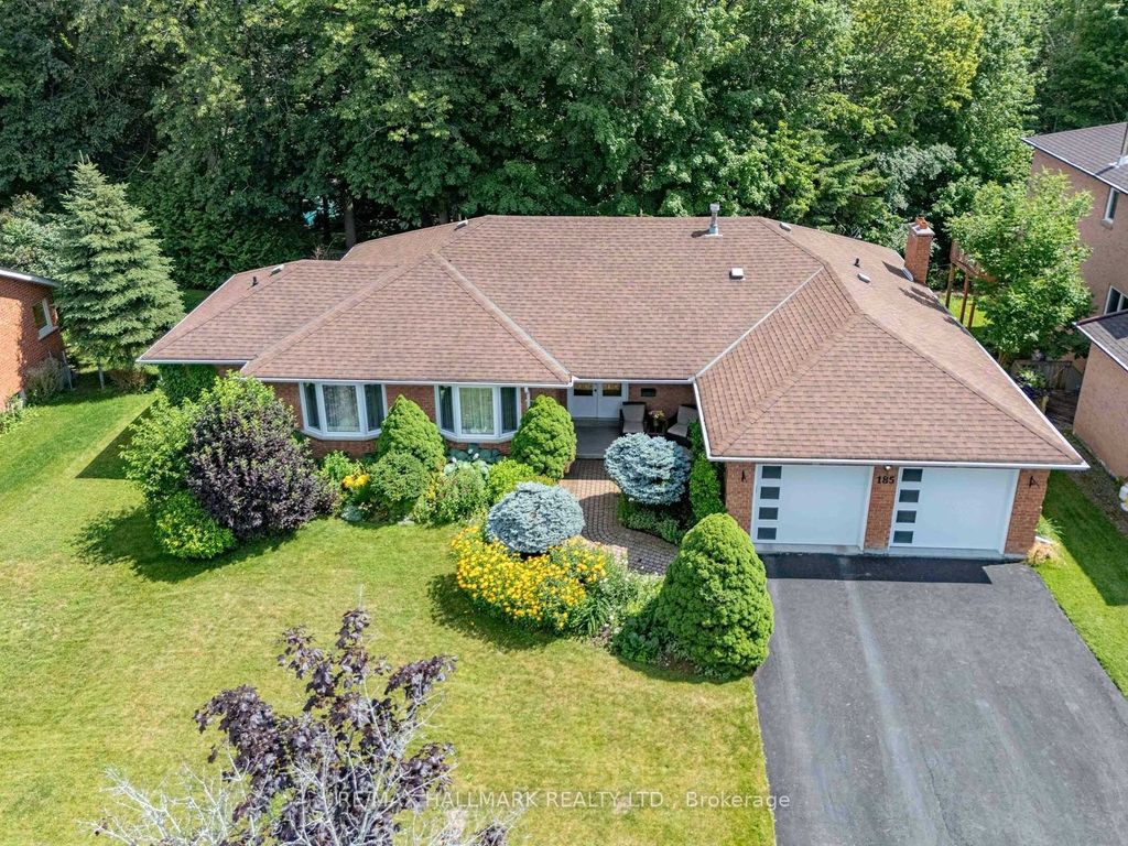 Photo of 185 Aurora Heights Drive, Aurora, ON L4G 2X1 (MLS # N13564678)