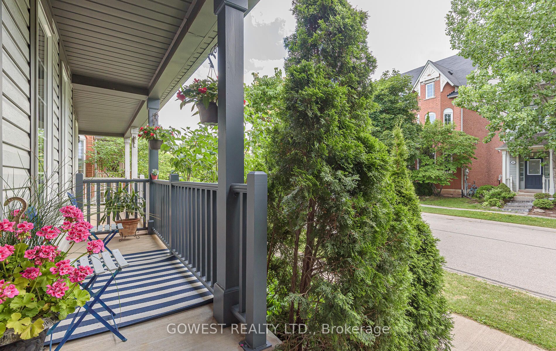212 Roxton Road