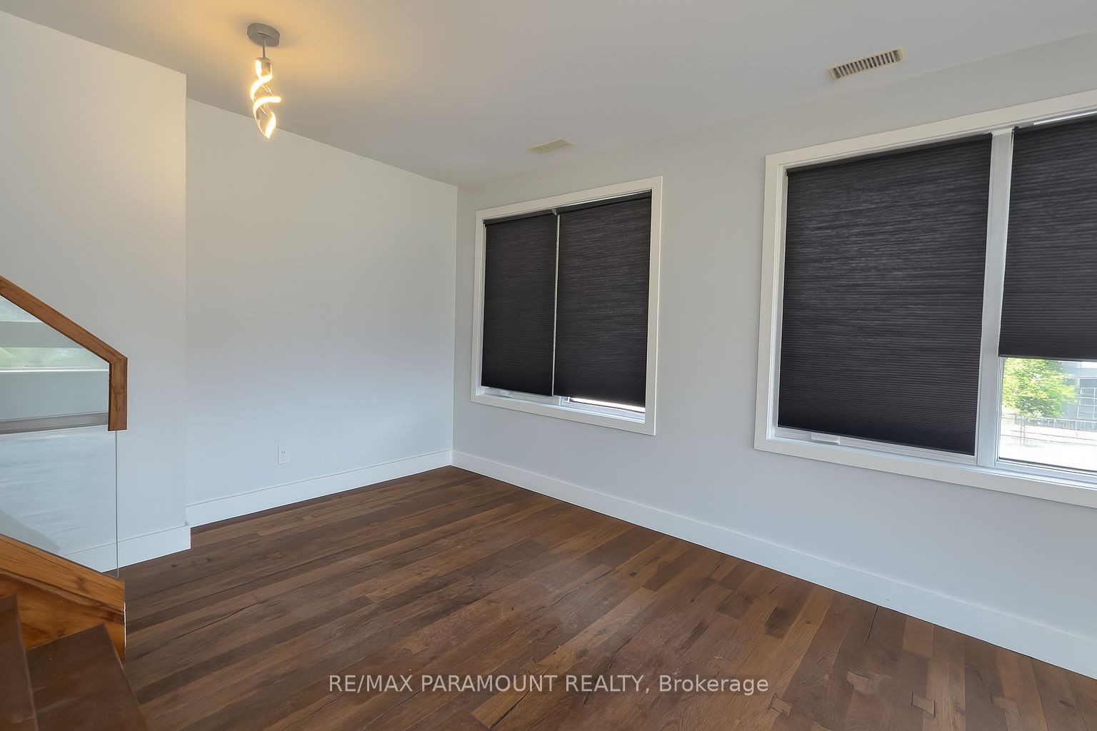 2133 Bloor Street W 1B