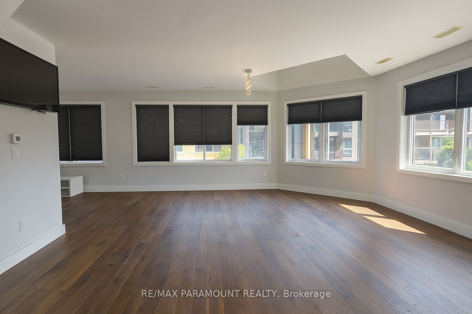 2133 Bloor Street W 1B