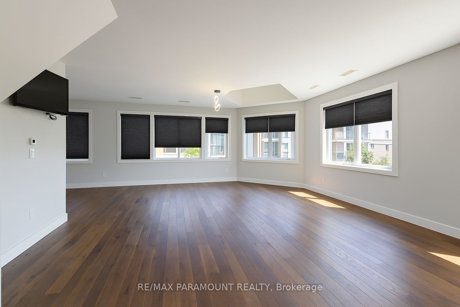 2133 Bloor Street W 1B