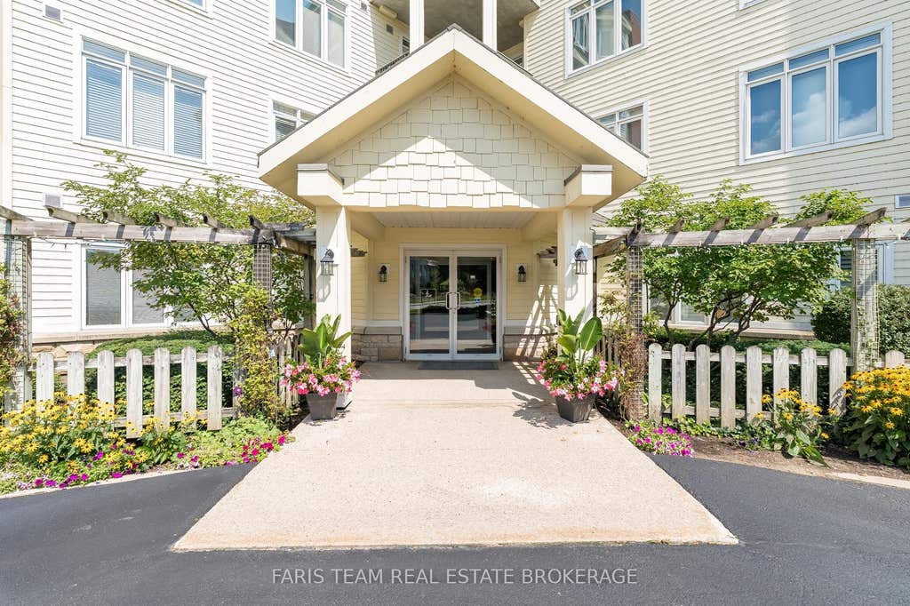 Photo of 10 Bay Street E #301, Blue Mountains, ON N0H 2P0 (MLS # X13679842)