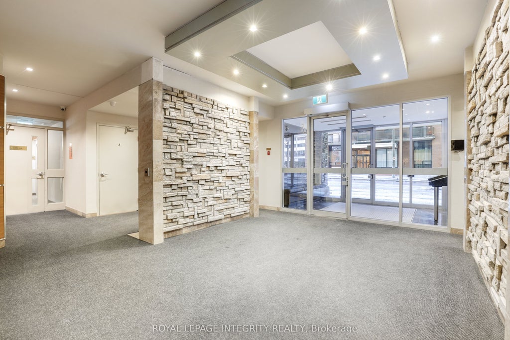Photo of 470 Laurier Avenue W #1004, Ottawa Centre, ON K1R 7W9 (MLS # X14081894)