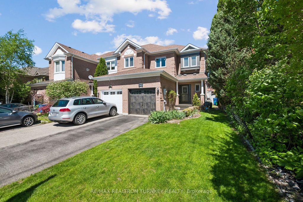 Photo of 142 Denise Circle, Newmarket, ON L3X 2K1 (MLS # N13210912)