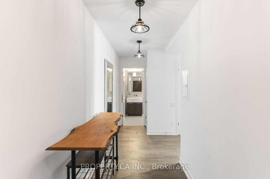 Photo of 560 King Street W #623, Toronto, ON M5V 1M3 (MLS # C12799818)