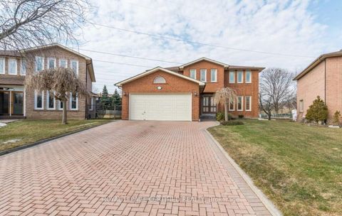 4261 Capilano Court Mississauga ON L4W 4H9