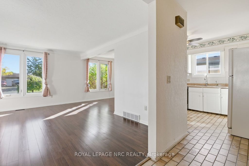 Photo of 69 Elmvale Crescent, Port Colborne, ON L3K 5X1 (MLS # X12458000)