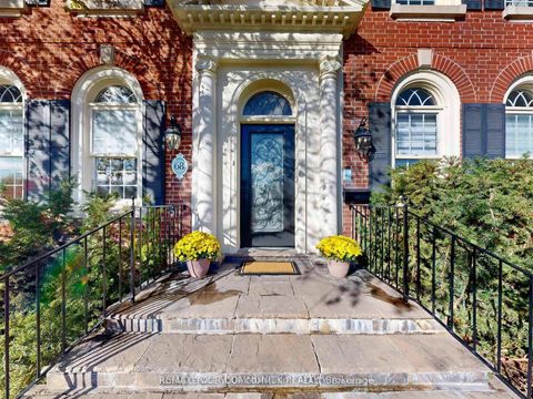 68 Regent Street Richmond Hill ON L4C 9C5