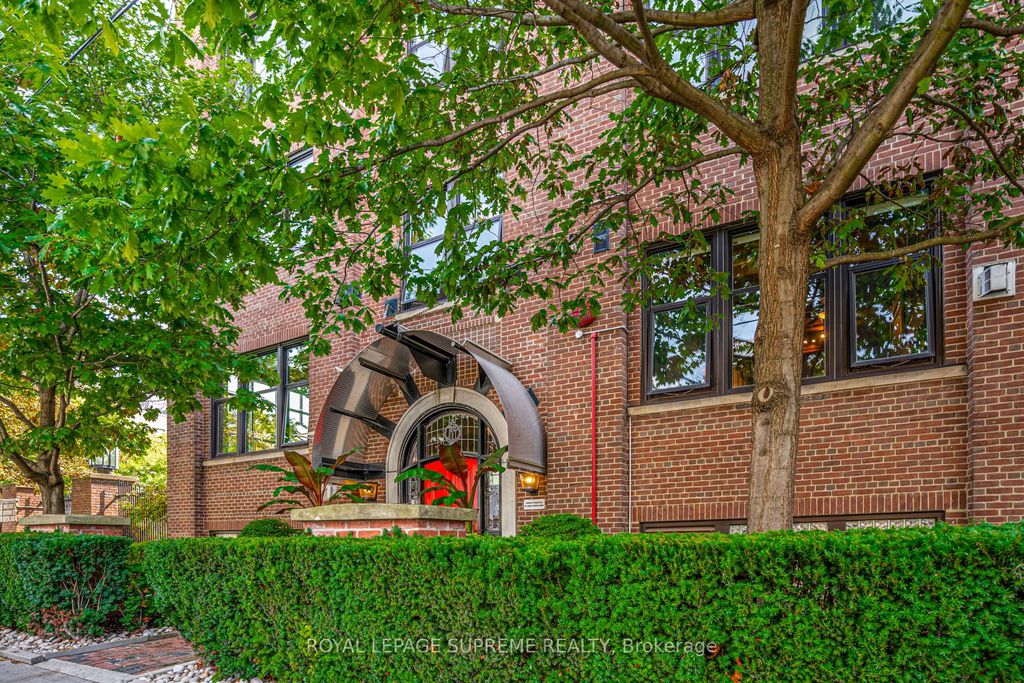 Photo of 371 Wallace Avenue #10, Toronto, ON M6P 3N8 (MLS # W12439922)