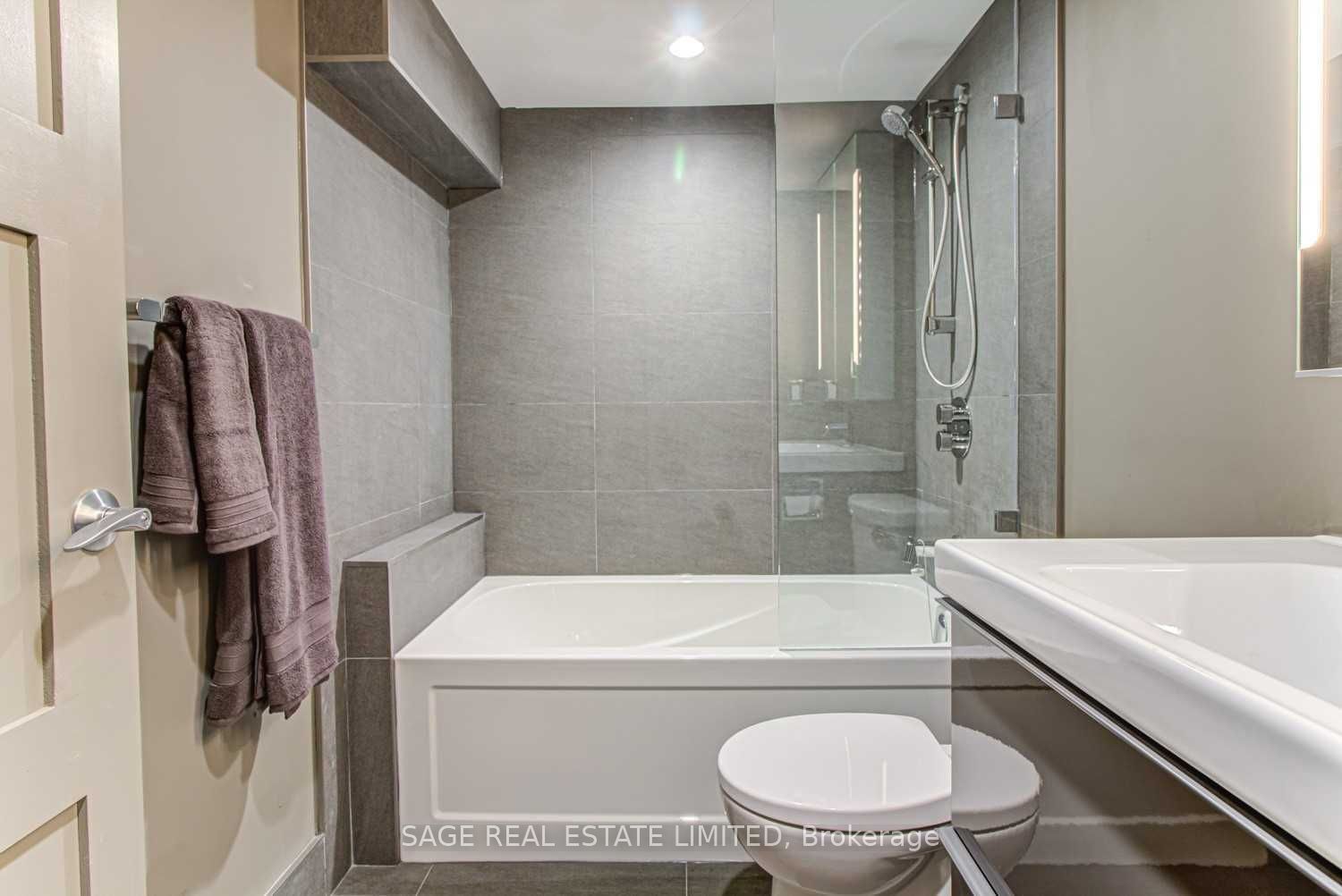 671 Dufferin Street Lower