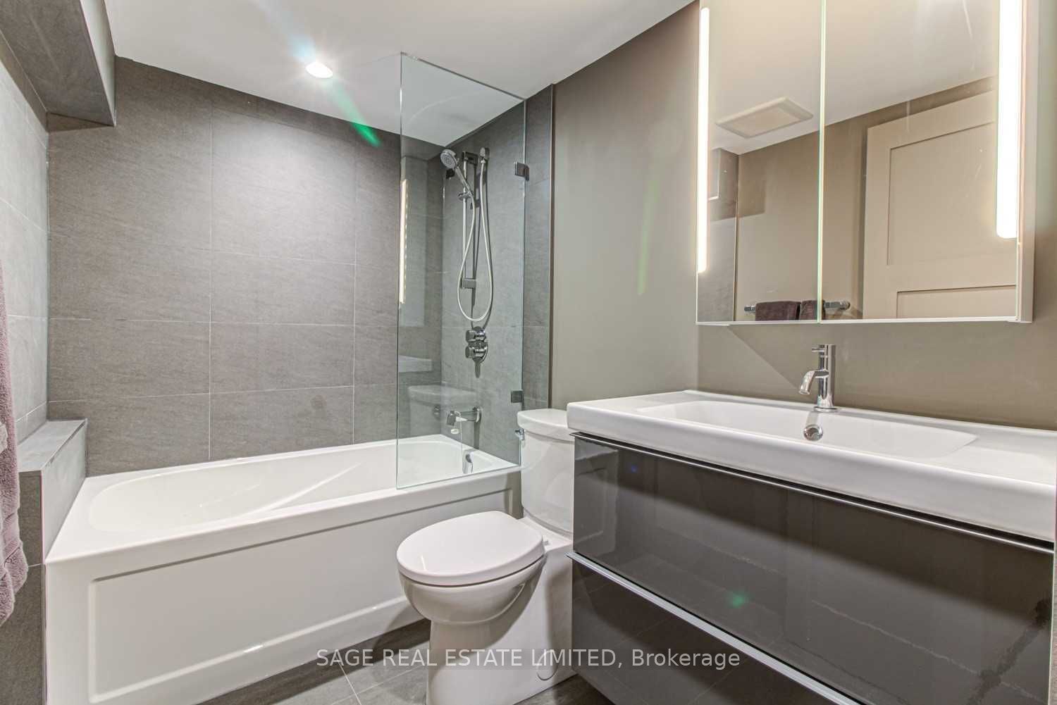 671 Dufferin Street Lower