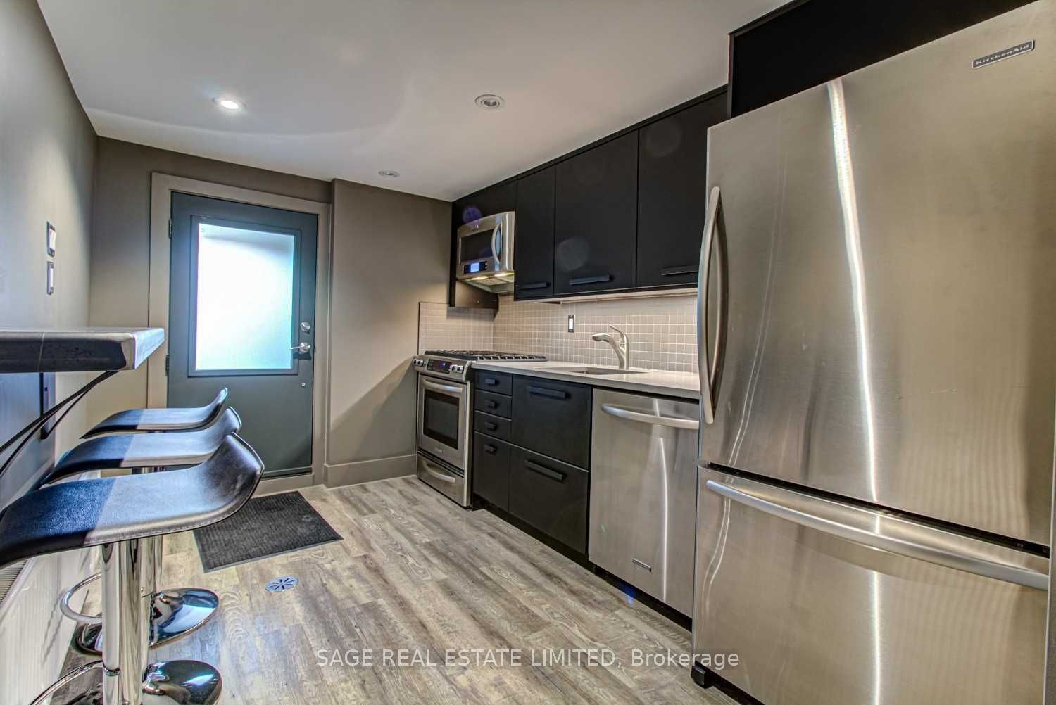 671 Dufferin Street Lower