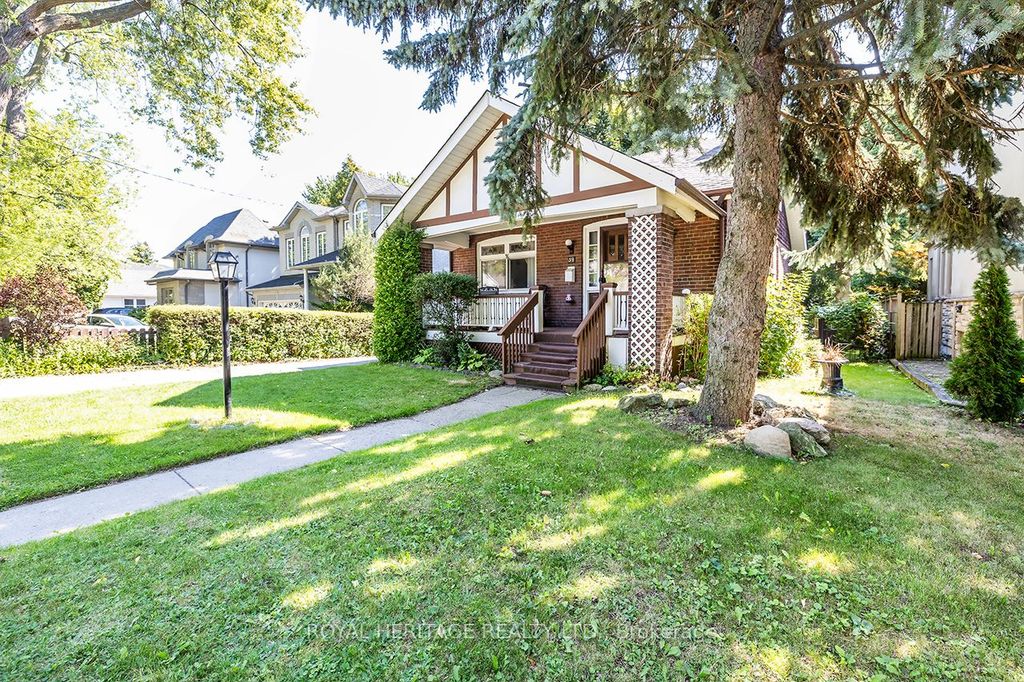 Photo of 39 Kelsonia Avenue, Toronto, ON M1M 1B2 (MLS # E12737882)