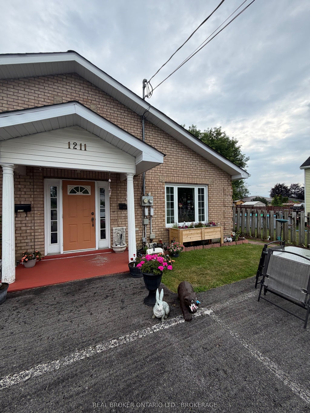 Photo of 1211A-1211B Notre Dame Street, Cornwall, ON K6J 4Y7 (MLS # X14032424)