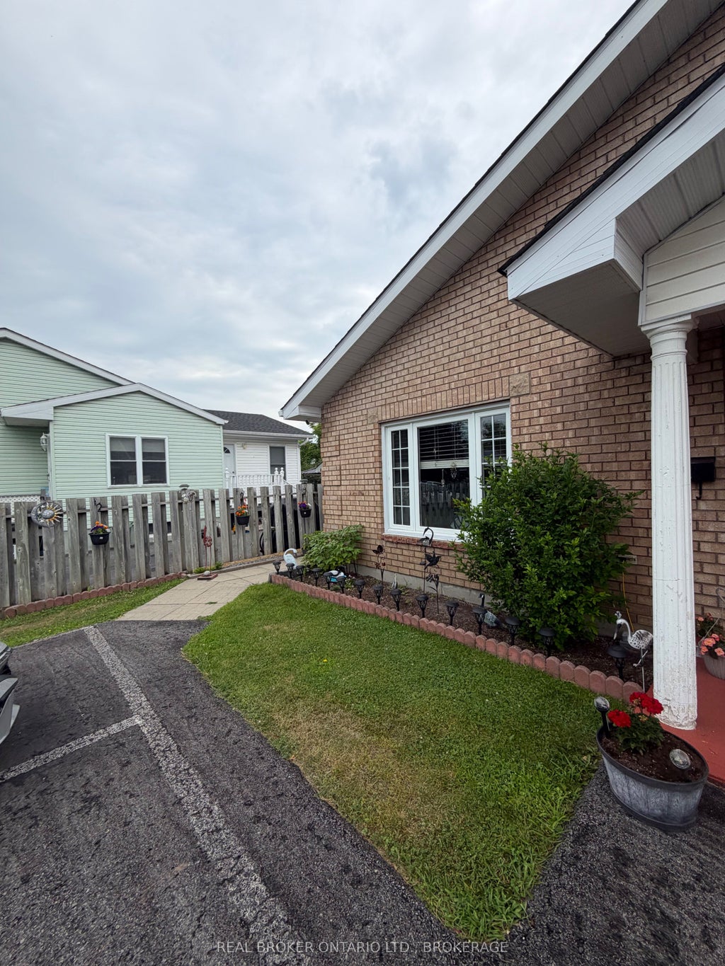 Photo of 1211A-1211B Notre Dame Street, Cornwall, ON K6J 4Y7 (MLS # X14032424)