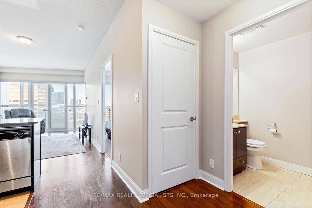 Photo of 50 Absolute Avenue #909, Mississauga, ON L4Z 0A8 (MLS # W13077666)